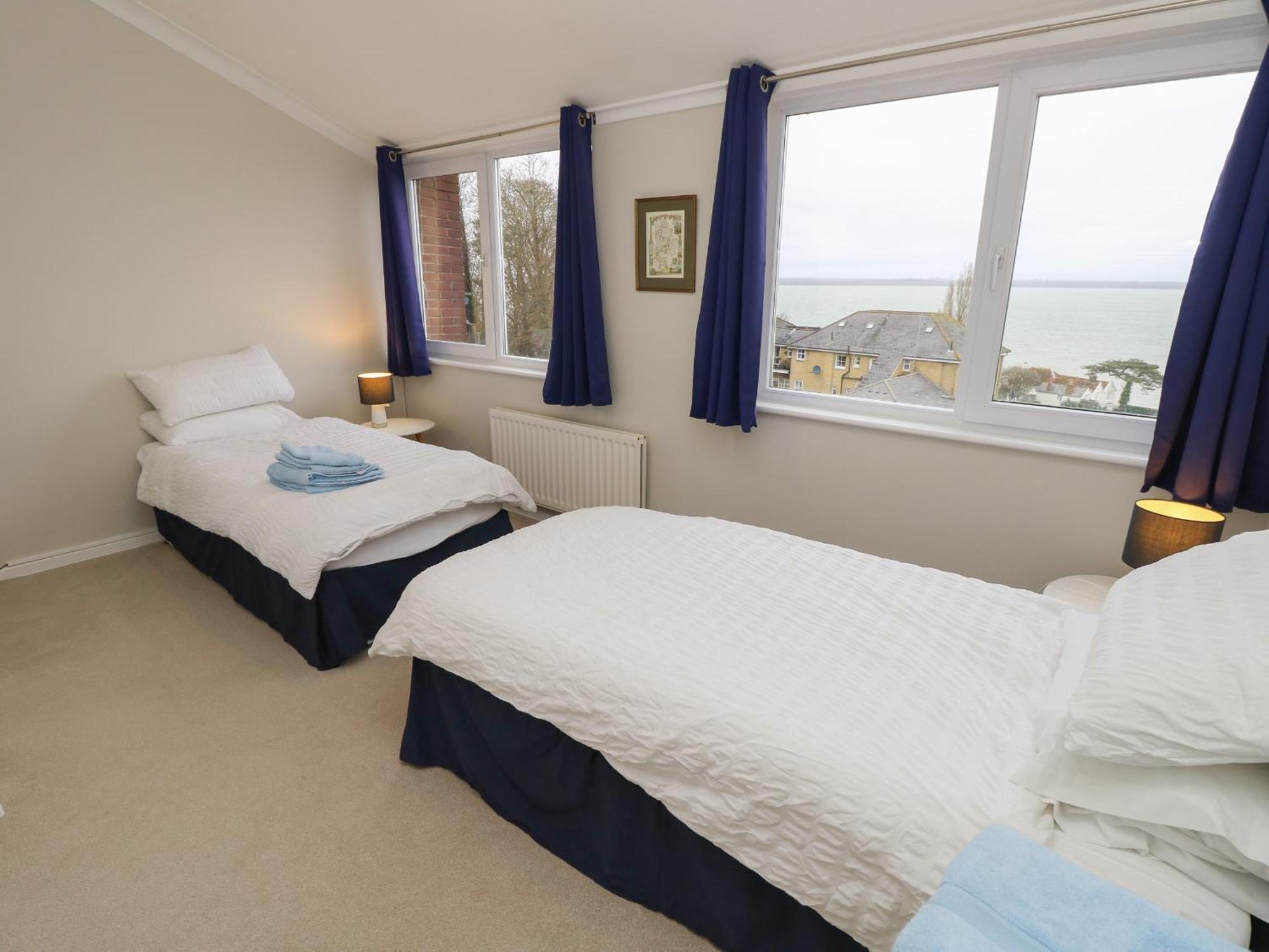 High Tide Villa Cowes  Exterior photo