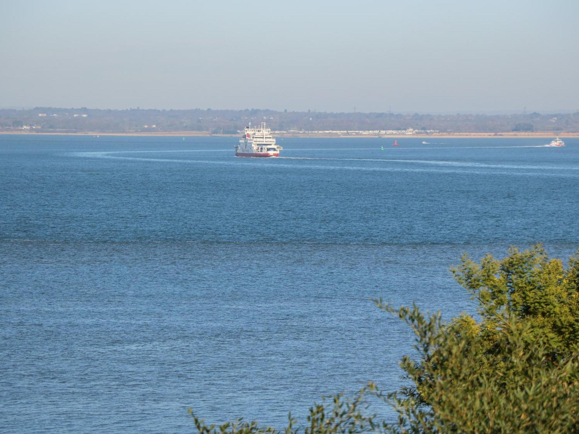 High Tide Villa Cowes  Exterior photo